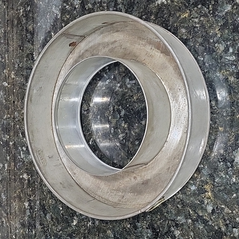 ANTIQUE Fries Ring Mold Tin Early 1900's Dessert Mold,Jello, Pudding, Mold Bunt